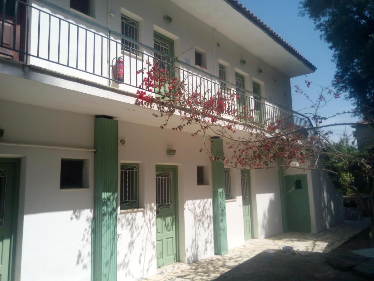 Soustas Apartments Longós Exteriér fotografie